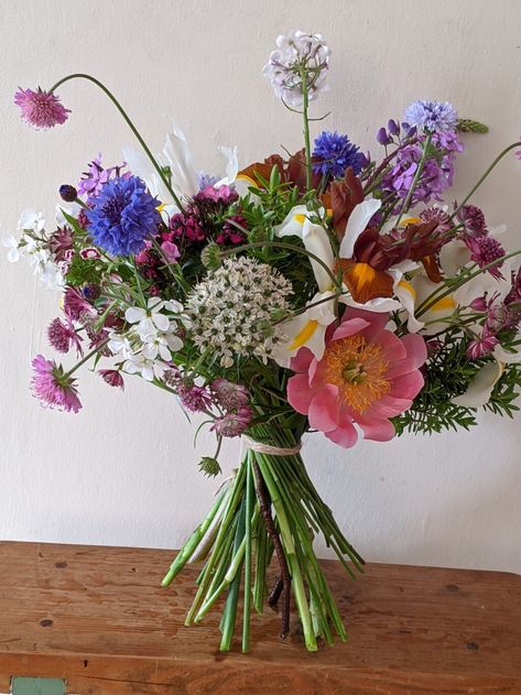 Fresh Wildflower Bouquet, Spring Blooming Flowers, Wildflower Bouquet, Flower Farm, Blooming Flowers, Wild Flowers, Dream Wedding, Flowers