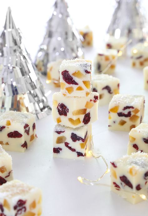 Cranberry Orange White Chocolate Fudge | Sprinkle Bakes White Chocolate Fudge Recipes, Holiday Candy Recipes, White Chocolate Fudge, White Chocolate Candy, Fudge Recipes Chocolate, Christmas Candy Recipes, Cranberry Orange, Holiday Candy, Fudge Recipes