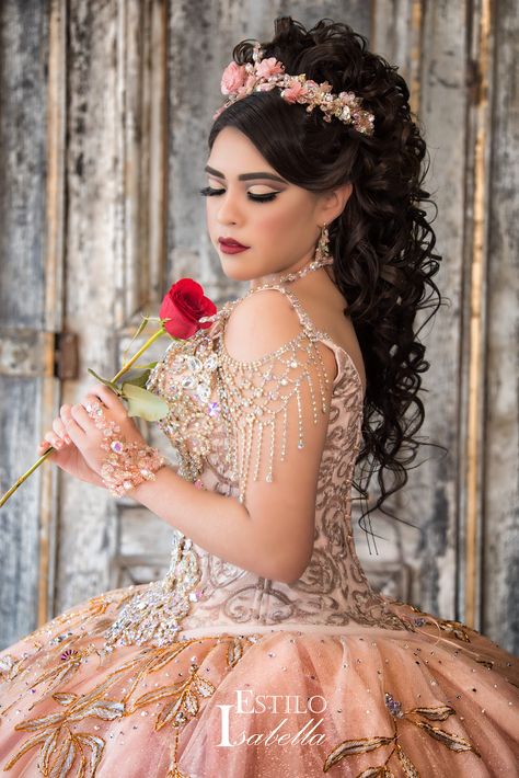 Estilo Isabela Quinceanera Dresses Quince Pictures, Quinceanera Makeup, Sweet 15 Party Ideas Quinceanera, Quince Hairstyles For Long Hair, Mexican Quinceanera Dresses, Quinceanera Photoshoot, Quinceanera Photography, 15 Dresses Quinceanera, Red Quinceanera Dresses