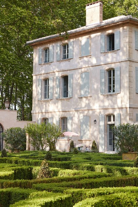 10 Prettiest Hotels and Bastides in Provence (South of France) — the weithouse French Provence, Paris Flowers, Provence Garden, Small Boutique Hotels, My French Country Home, Retreat House, French Culture, Charming Garden, Provence France