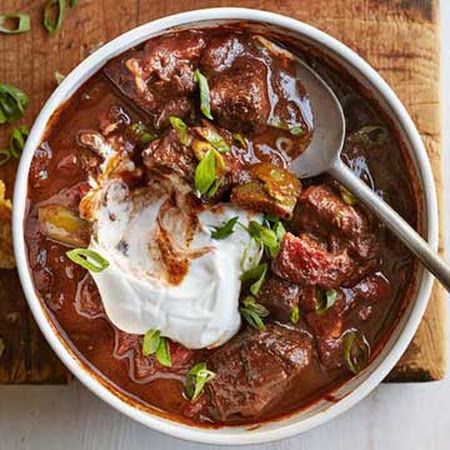 Lone Star Beef Chili Easy Beef Chili, Classic Beef Stew, Beef Chili Recipe, Bean Chili, Dutch Oven Recipes, Beef Chili, Braised Chicken, Fire Roasted Tomatoes, Fire Roasted