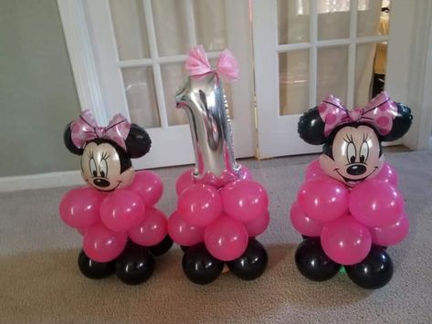 Minnie Mouse Center Pieces, Minnie Mouse Birthday Theme, Balloon Arch Diy, Minnie Mouse Theme Party, Minnie Mouse Balloons, Twodles Birthday, Minnie Mouse First Birthday, Birthday Theme Decoration, Minnie Mouse Birthday Decorations