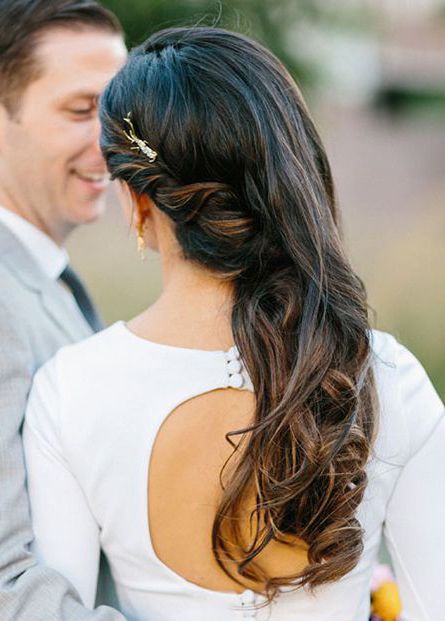 soft curls / pinned back to one side                                                                                                                                                                                 More Frizzy Wavy Hair, Loose Wedding Hair, Hairstyles Theme, Wedding Hair Side, Pretty Braids, Side Swept Hairstyles, Wedding Hairstyles Bride, Side Hairstyles, Trendy Wedding Hairstyles