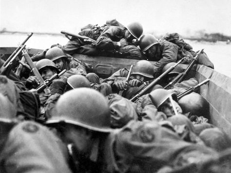 Robert Capa, D-Day, 1944, 2014, normandy landing, normandy landing 1944, D-day 2014, d-day celebrations, Contax II, Capa, vintage photography, vintage pictures, vintage images, débarquement normandie, Jour J, Omaha Beach, Easy Red, normandy beach, WWII, WW2 D Day 1944, Lode A Dio, D Day Normandy, Otto Von Bismarck, Operation Overlord, Ww2 Photos, Wwii Photos, Us Soldiers, American Soldiers