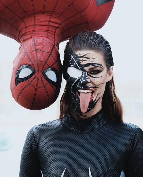 Marvel Costumes For Women, Stocking Outfits, Celebrity Couple Costumes, Costume Spiderman, Venom Costume, Widow Costume, Marvel Halloween Costumes, Ondreaz Lopez, Costume Couples