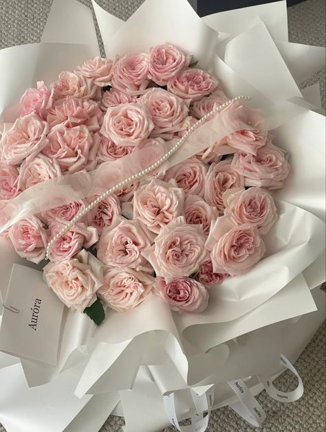 Pr Unboxing, Luxury Flower Bouquets, Boquette Flowers, Flowers Bouquet Gift, Nothing But Flowers, Flower Therapy, Beautiful Bouquet Of Flowers, Luxury Flowers, Beautiful Bouquet