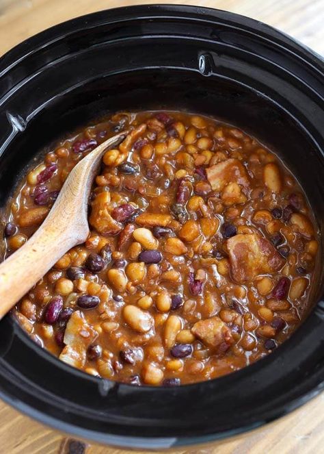 Vegetarian Beans, Calico Beans Recipe, Baked Beans Crock Pot, Simply Happy Foodie, Sausage And Kale Soup, Best Baked Beans, Slow Cooker Baked Beans, Beans In Crockpot, Slow Cooker Beans