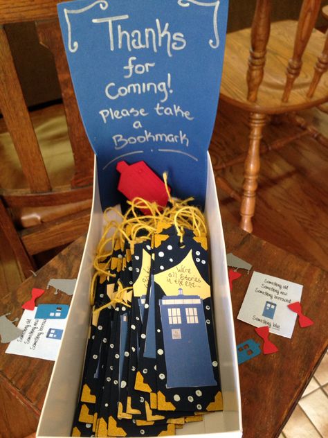 Doctor who bridal personal shower gift ideas. Book mark Nerdy Bridal Shower Ideas, Dr Who Party, Doctor Who Birthday, Doctor Who Wedding, Nerdy Wedding, Silver Anniversary Gifts, Shower Gift Ideas, Surprise Wedding, Bridal Shower Party