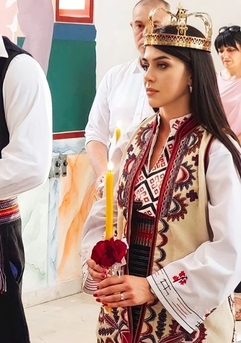 Serbian Wedding Dress, Serbian Wedding, Serbian Women, Orthodox Wedding, Serbia And Montenegro, Traditional Dance, Traditional Clothes, Folk Costume, Girls Wear