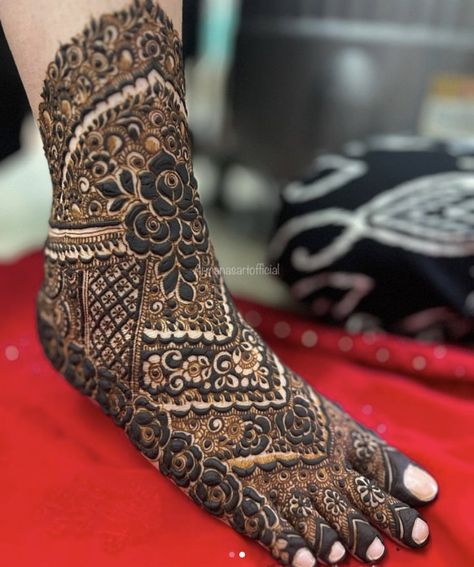 Leg Mehndi Bridal, Leg Mehendi Design Bridal, Bridal Mehndi Designs For Leg, Leg Mehendi Design Bridal Mehndi, Bridal Legs Mehndi Design, Bridal Mehndi Designs For Foot, Bridal Leg Mehendi Designs, Bridal Leg Mehndi, Leg Mehandi