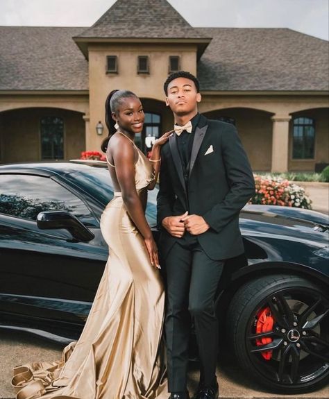 Prom Gold Dress, Prom Poses For Couples, Black Couple Prom, Prom Picture Poses For Couples, Prom Couples Outfits, Couple Prom Pictures, Couples Prom Pictures, 22th Birthday, Prom Pictures Couples Black