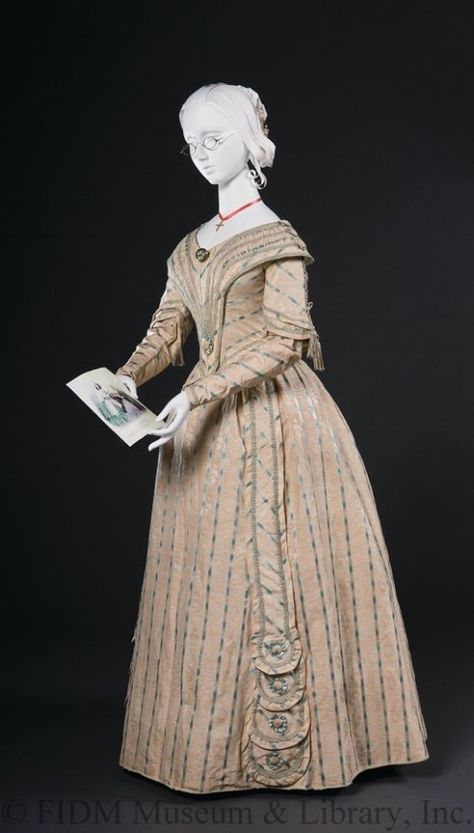 1840 Dress, 1840s Dress, 1800s Dresses, Day Gown, Historical Gowns, 19th Century Women, 1800s Fashion, 20th Century Fashion, 19th Century Fashion