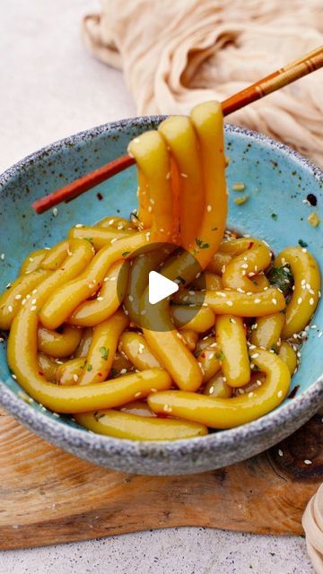 Chili Oil Sauce, Potato Noodles, Chinese Noodles, Asian Noodles, Chili Oil, Enjoy Your Day, 3 Ingredient, Ig Stories, Vegan Food