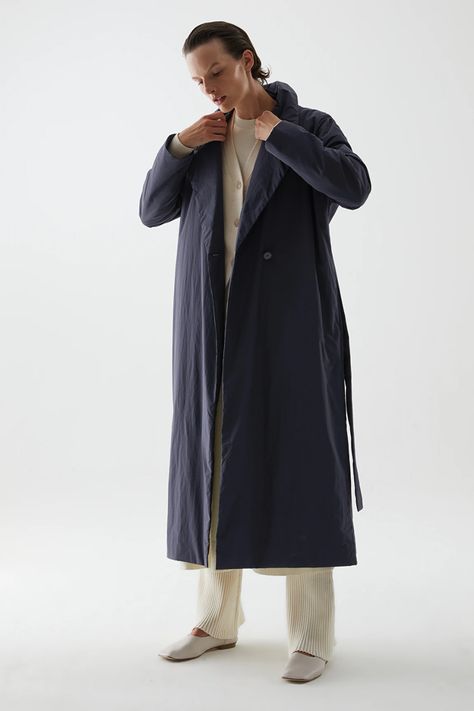 RECYCLED POLYAMIDE PADDED OVERSIZED BELTED COAT - Navy - Coats - COS RU Women's Winter Coats, Wool Coats, Wool Coat Women, Belted Coat, Sale Store, Baby Sale, Winter Coats, Winter Coats Women, The Seasons