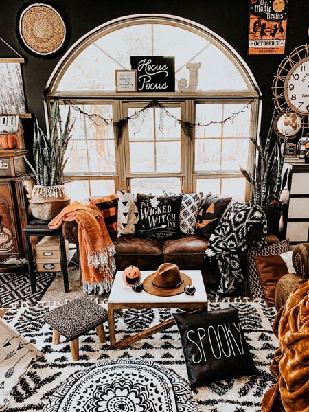 Western Living Room, Western Bedroom Decor, Maximalism, Western Home Decor, Halloween Home, Boho Living Room, Living Room Inspo, Western Decor, Bedroom Aesthetic