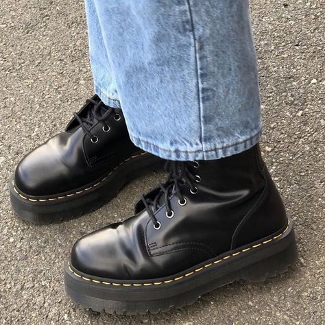 Doc Martens Aesthetic, Stephanie Brown, Hype Shoes, Aesthetic Shoes, Doc Marten Oxford, Dream Shoes, Doc Martens, Dr. Martens Boots, Chukka Boots