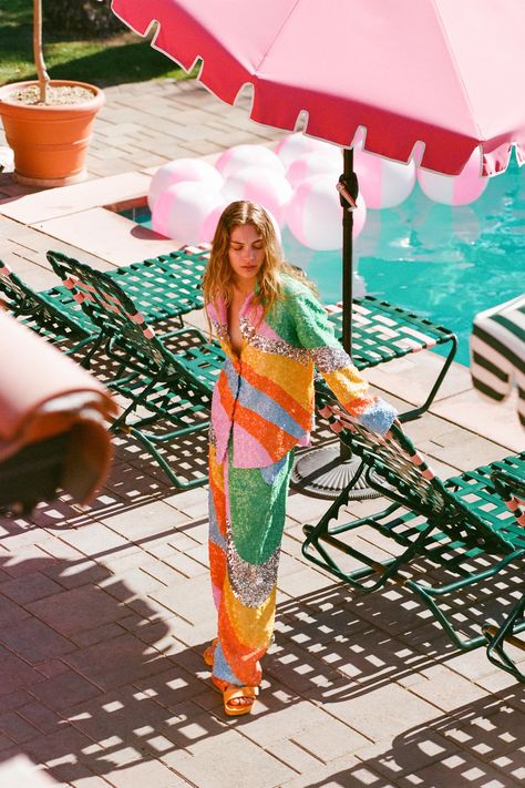 Mira Mikati Spring 2024 Ready-to-Wear Fashion Show | Vogue Shopping Fashion Editorial, Ready To Wear 2024 Summer, Palm Springs Pool Party, Fashion Fotografie, Summer Editorial, 2024 Runway, Mira Mikati, Spring Stripes, Tropical Fashion