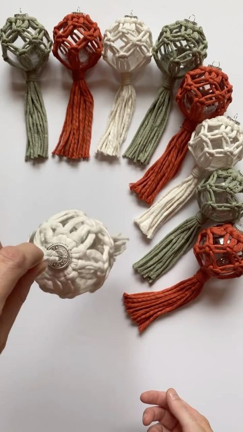 Megan | Macrame Gifts & Tutorials | Macrame Braided Keychains 🧚🏼✨ #macrametutorial #macrametutorials #howto #macrame #megsmodernmacrame #shopmegsmodernmacrame #macrameshop... | Instagram Macrame Gifts, Diy Christmas Wall, Tutorial Macramé, Macrame Knots Pattern, Holiday Crafts Diy, Diy Macrame Plant Hanger, Friend Crafts, Diy Yarn Crafts, Handmade Christmas Crafts