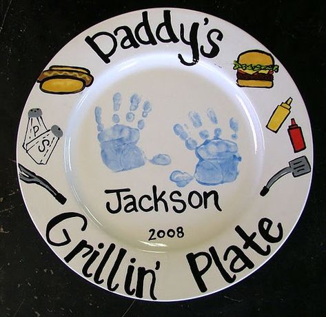 Daddys Grilling Plate Craft, Daddy’s Grilling Platter, Dads Grilling Plate Handprint, Daddys Grilling Plate Handprint, Fathers Day Grilling Plate Diy, Fathers Day Plates From Kids, Daddy’s Grilling Plate Diy, Daddys Grilling Plate Diy, Grilling Plate For Dad Diy