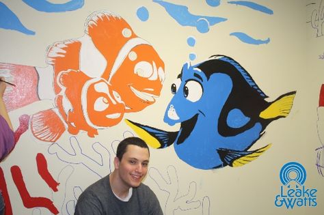 Some of our wonderful volunteers painted Disney Character Murals for our Leake & Watts Family Foster Care Office in the Bronx in February 2012 for our Leap Day "Leap Into Service" Event. Check out this Finding Nemo Mural in progress! Nemo Mural, Nemo Painting, Leap Day, Random Crafts, Therapy Room, Finding Dory, Disney Character, Kids Ideas, Finding Nemo