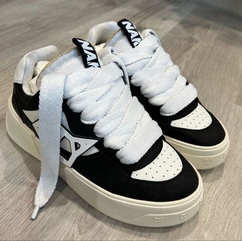 Vans Shoes Fashion, Pretty Sneakers, Dr Shoes, Shoe Wishlist, Hype Shoes, Only Shoes, Swag Shoes, Oct 1, Streetwear Men Outfits