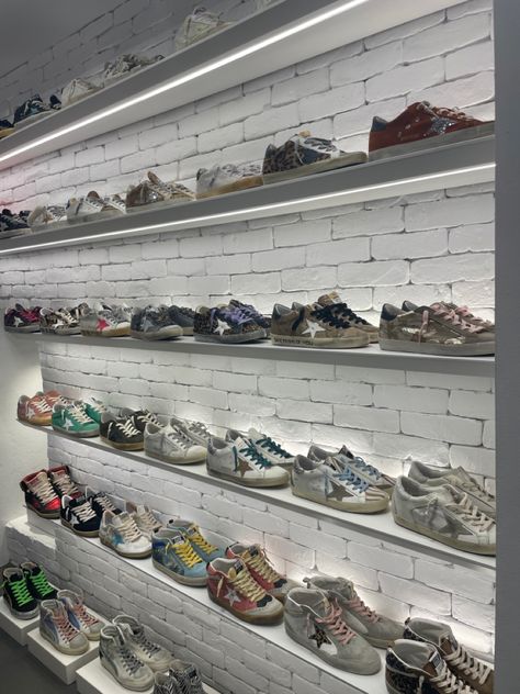 Concept Shop, Shoe Inspo, Golden Goose Shoes, Stockholm Fashion, Swag Shoes, Perfect Life, Dream Shoes, Trendy Shoes, Golden Goose