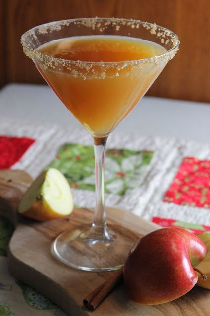 Carmel Vodka, Apple Pie Martini, Cider Martini, Halloween Engagement, Cider Cocktail Recipes, Fall Apple Cider, Bunco Ideas, Alcohol Food, Cider Cocktail