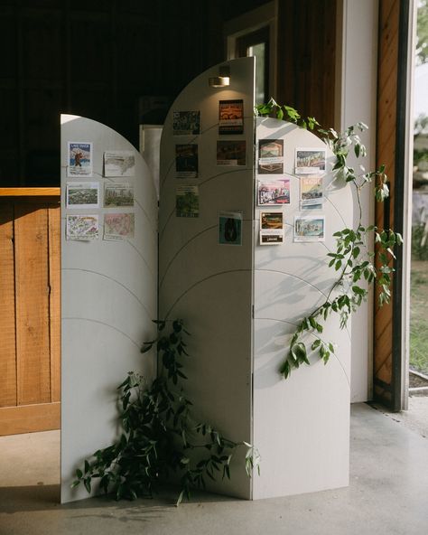 Let’s DIY your wedding seating chart together! Take our seating chart as inspo and follow along below for a break down. Here’s what you’ll need: - 2 wood arched panel background stands from @hobbylobby for $60 each - 2 battery powered sconces from Shein for $20 - post cards from @zazzle for $30 (varies based on guest count) - about 6 cans of white spray paint for wood for $30 - greenery of your choice - a calligrapher or friend with nice handwriting - scotch adhesive squares for $4 - 6 A... Paint For Wood, Spray Paint Wood, Diy Your Wedding, Wood Arch, White Spray Paint, Nice Handwriting, Seating Chart Wedding, Wedding Seating, Seating Chart