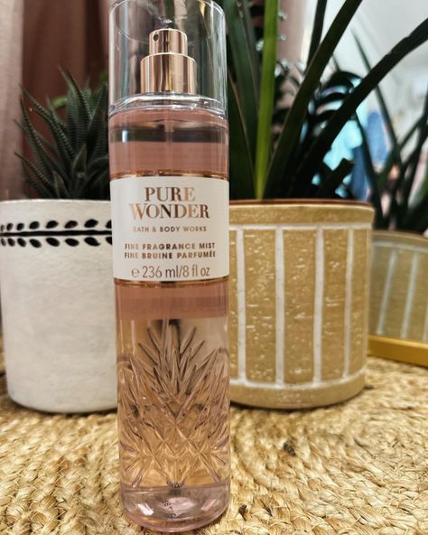 Pure Wonder Fine Fragrance Mist What it smells like: a dreamy, warm, joyfully bright delight. Fragrance notes: iced rosé, star jasmine and warm white amber. Pure Wonder, Star Jasmine, Fine Fragrance Mist, Vanilla Girl, Fragrance Mist, Fragrance Notes, Warm White, Mist, Aura