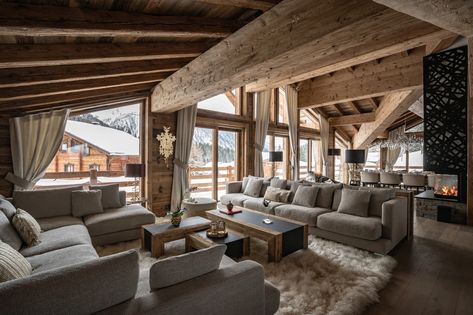 Chalet Infinity - Chamonix Modern Log Cabin Interior, Log Cabin Interior Design, Home Decor Ideas Bohemian, Mountain Interiors, Cabin Interior Design, Log Cabin Interior, Chalet Interior, Kitchen Counter Decor, Counter Decor