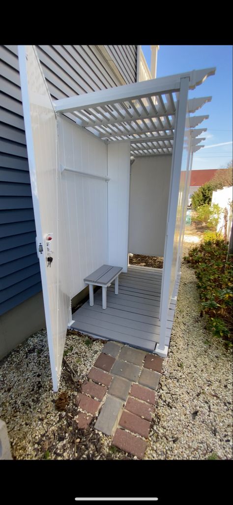 Outdoor Shower Pergola Roof, Outdoor Shower With Roof, Outdoor Changing Area For Pool, Pool Changing Area, Beach House Deck, Edenton Nc, Outdoor Shower Beach, Pastel Bathroom, Beach House Outdoor