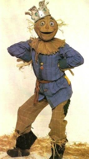 Scarecrow. Return to Oz Scarecrow Oz, Scarecrow Character, Scarecrow Wizard Of Oz, Wizard Of Oz Scarecrow, Oz Characters, Return To Oz, Scarecrow Batman, Scarecrow Ideas, Children's Book Characters