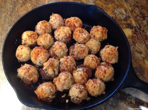 Crawfish Stuffed Mushrooms in a Skillet - Geaux Ask Alice! Crawfish Stuffed Mushrooms, Shrimp Remoulade, Shrimp Stuffed Mushrooms, Cheese Pinwheels, Stuffed Portabella Mushrooms, Green Bell Pepper, Best Appetizer Recipes, Southern Food, Stuffed Mushroom Caps