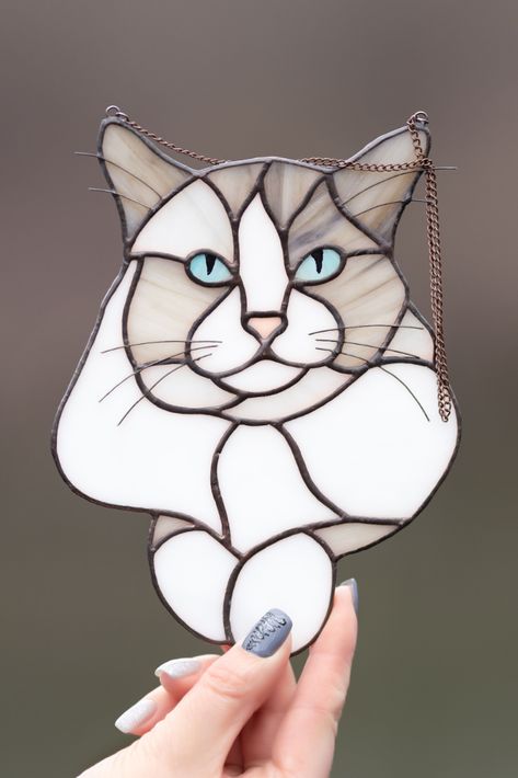 Wonderful Photos Ragdoll Cats big Thoughts The important, weak Ragdoll is usually a lovable accessory for virtually any puppy soulmate's home. Referred t... #big #Cats #Photos Stained Glass Cat, Cat Suncatcher, Cat Stain, Peeking Cat, Glass Cat, Custom Stained Glass, Stained Glass Window Hanging, Stained Glass Suncatcher, Owning A Cat