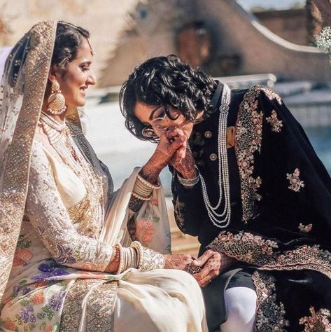 wen chao ass eater 📖 jw/qs on Twitter: "THREAD OF GORGEOUS DESI WLW/MLM COUPLES BCS WE NEED REPRESENTATION… " Lgbtq Wedding, Lesbian Wedding, Desi Wedding, The Talk, Pose Reference Photo, Wedding Story, Images Gif, Look Cool, Wedding Pictures