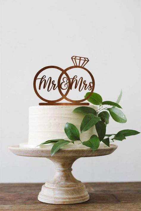 Ring Cake Topper, Vintage Pasta, Mr Mrs Cake Toppers, Pretty Wedding Cakes, Ring Cake, Rustic Wedding Cake Toppers, Floral Wedding Cakes, Wedding Cake Table, Amazing Wedding Cakes