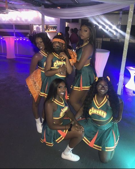 Iconic Group Costumes, Group Costume Ideas For 4, Group Costumes Ideas, 4 People Halloween Costumes, Black Women Halloween Costume Ideas, Baddie Halloween, Quad Squad, Halloween Fits, Trio Costumes