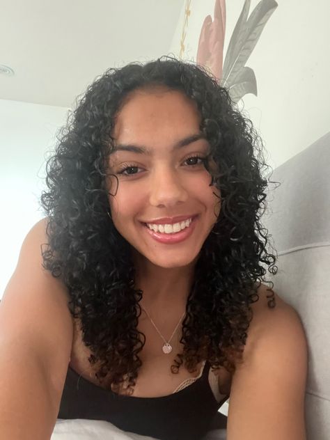 Face Framing Layers On Curly Hair, Mixed Girl With Curly Hair, Curly Hair Selfie, Curly Hair With Layers, Curly Hair Cut, Natural Curly Hair Cuts, Mixed Curly Hair, Hair With Layers, Curly Hair Types