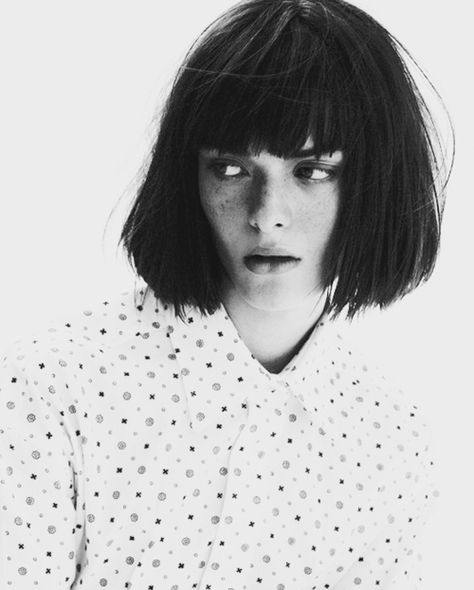 abundance - gethecool: D la Repubblica april 2012 by Matteo... Dot Shirt, Bob With Bangs, Polka Dot Shirt, Haircuts With Bangs, Hair Envy, 영감을 주는 캐릭터, Grunge Hair, White Photo, Hair Today