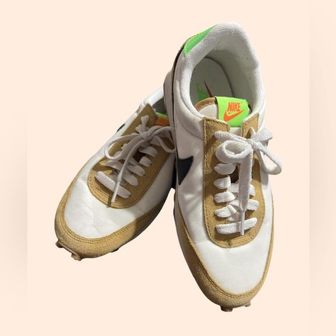 Nike Daybreak Women’s Wheat/Black Womens Size 5 Nike Daybreak, Wheat, Nike Shoes, Womens Sizes, Nike, Handbags, Plus Fashion, Closet, How To Wear