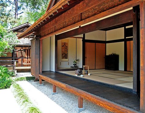 Japanese Tiny House, Japanese House Design, Japanese Houses, Asian House, Japanese Home Design, Zen House, Japanese Tea House, Traditional Japanese Architecture, Japanese Style House