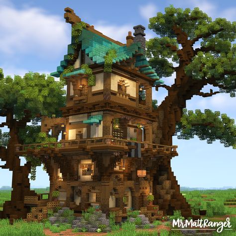 Minecraft House With Tree Inside, Minecraft Base Ideas Aesthetic, Mc Tree House, Minecraft Tree Base, Minecraft Tree House Ideas, Tree House Minecraft, Amazing Minecraft Houses, Fantasy Tree House, Minecraft Treehouses