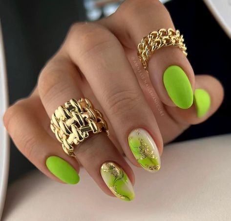 Neon Green And Gold Nails, Gold Gel Nails, Glitter French Nails, Neon Green Nails, Green Nail Art, Hello Nails, Sassy Nails, Modern Nails, Glamorous Nails