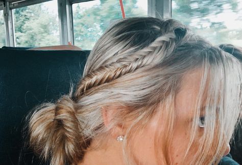 Bun With Fishtail Braid, Fishtail Braid Bun, Messy Fishtail Braids, Event Hairstyles, Braids Pictures, Fishtail Braid Hairstyles, Cute Summer Hairstyles, Hairstyle Youtube, Braids Hairstyles Pictures