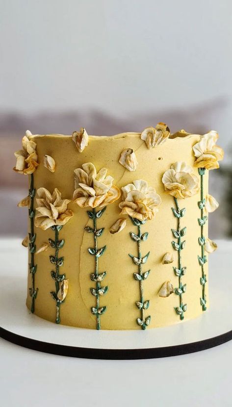 cake ideas, cake designs, cake ideas 2023, cake trends, cake pictures, cake gallery, birthday cake ideas, birthday cake, cute birthday cake, cute cake ideas Cake Ideas 2023, Yellow Floral Cake, 1st Birthday Cake Ideas, Cute Cake Ideas, First Birthday Cake Ideas, Yellow Birthday Cake, Yellow Cakes, 2023 Cake, Brown Cake