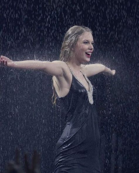 Taylor Swift Fearless, It's Raining, Digital Music, The Rain, For Everyone, Taylor Swift, Swift, Songs, Music