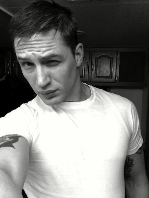 <b>Happy 35th Birthday, Tom Hardy!</b> You are the strangest and dorkiest hunk of hotness to ever hot and hunk. Don't ever change. Tom Hardy Selfie, Tom Hardy Baby, Tom Hardy Photos, Nick Bateman, Matt Lanter, Hardy Boys, Thomas Hardy, Tommy Boy, David Gandy