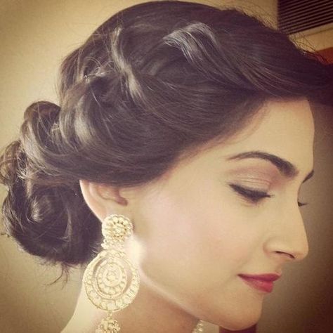 Indian wedding hairstyles for Indian Brides | Sonam Kapoor twisted side style with curled bun Estilo Charleston, Wedding Party Hairstyles, Wedding Hairstyles And Makeup, Wedding Hairstyles Medium Length, Indian Wedding Hairstyles, Indian Bridal Hairstyles, Super Hair, Shay Mitchell, Trendy Wedding Hairstyles