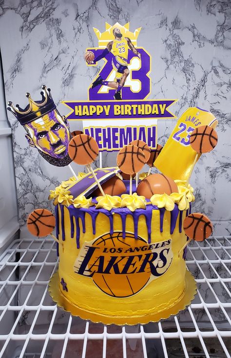 Lakers Cake Lakers Cake, Ball Cake, Edible Toppers, Baking Goods, Fondant Decorations, Cake Boss, Home Baking, 10th Birthday, Custom Cakes