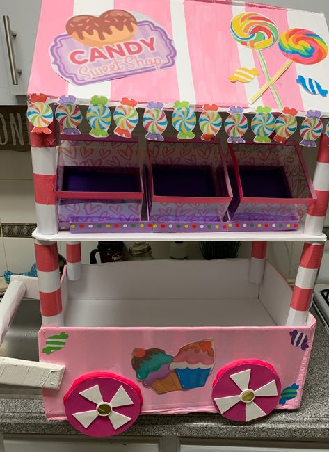 Candy cart diy Candy Donation Box Ideas, Diy Candy Cart, Shoe Box Crafts, Snack Cart, Candy Stand, Diy Galaxy, Candy Land Birthday Party, Candy Cart, Candy Basket